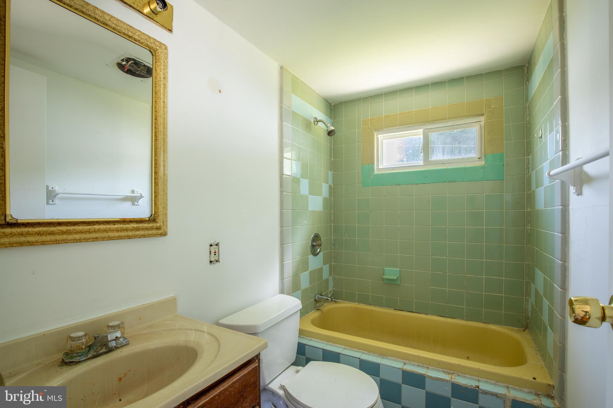 PINE VIEW ACRES - Commercial Sale