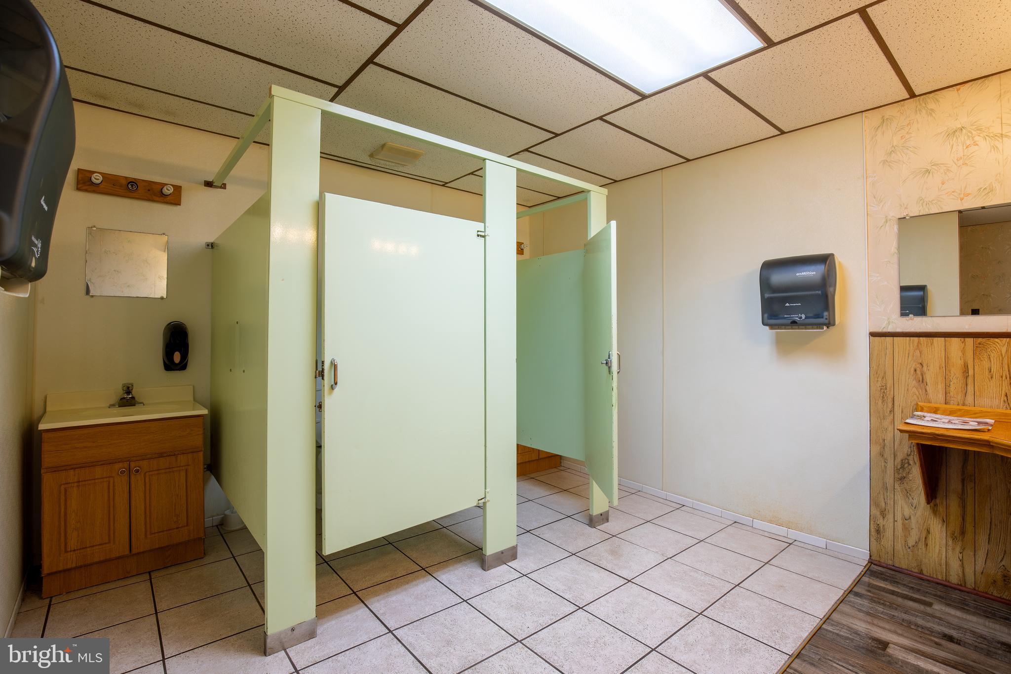 PINE VIEW ACRES - Commercial Sale