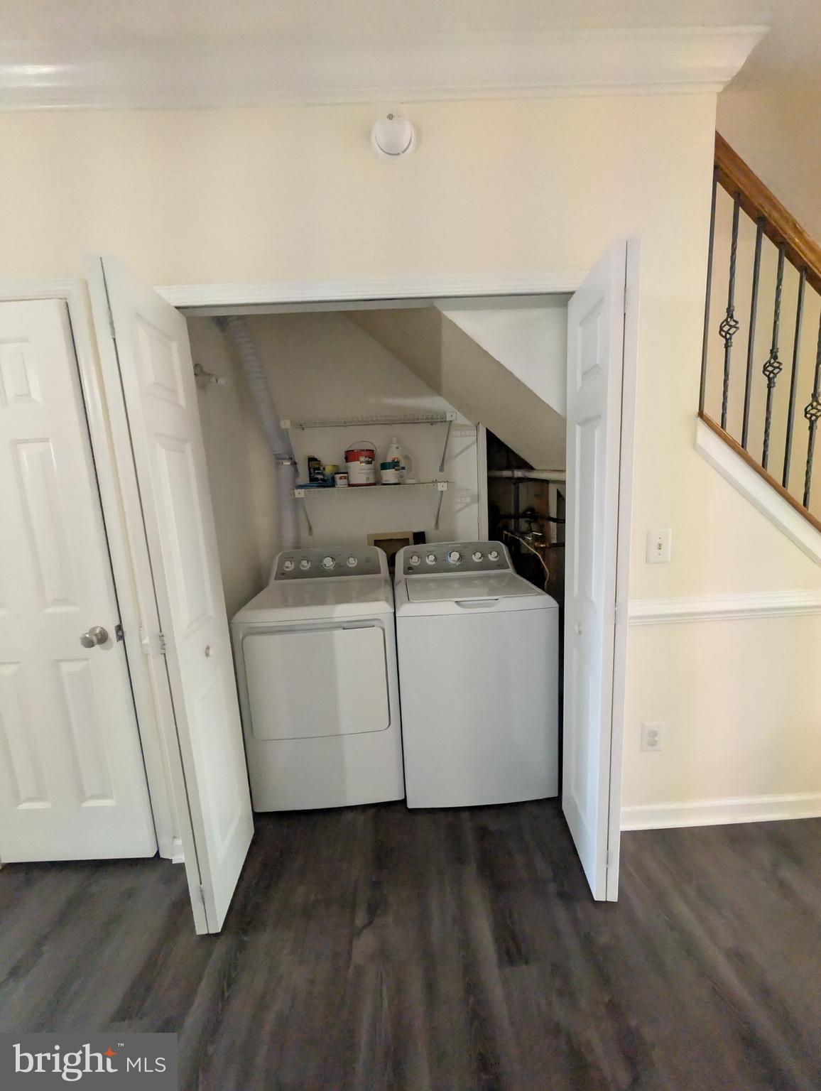 HIGHLAND MEWS - Residential Lease