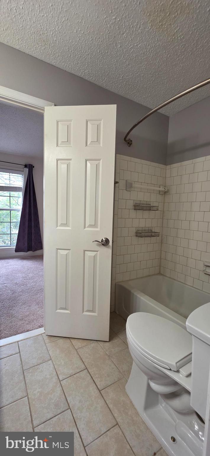 HIGHLAND MEWS - Residential Lease