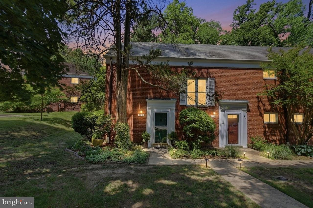 3712 VALLEY DRIVE