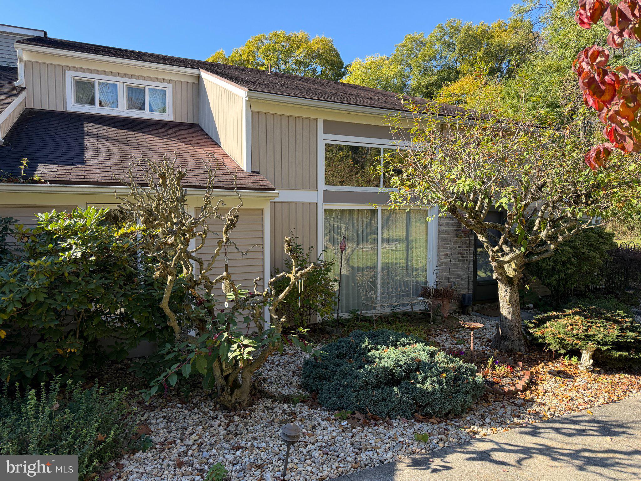 1519 KENSINGTON DRIVE