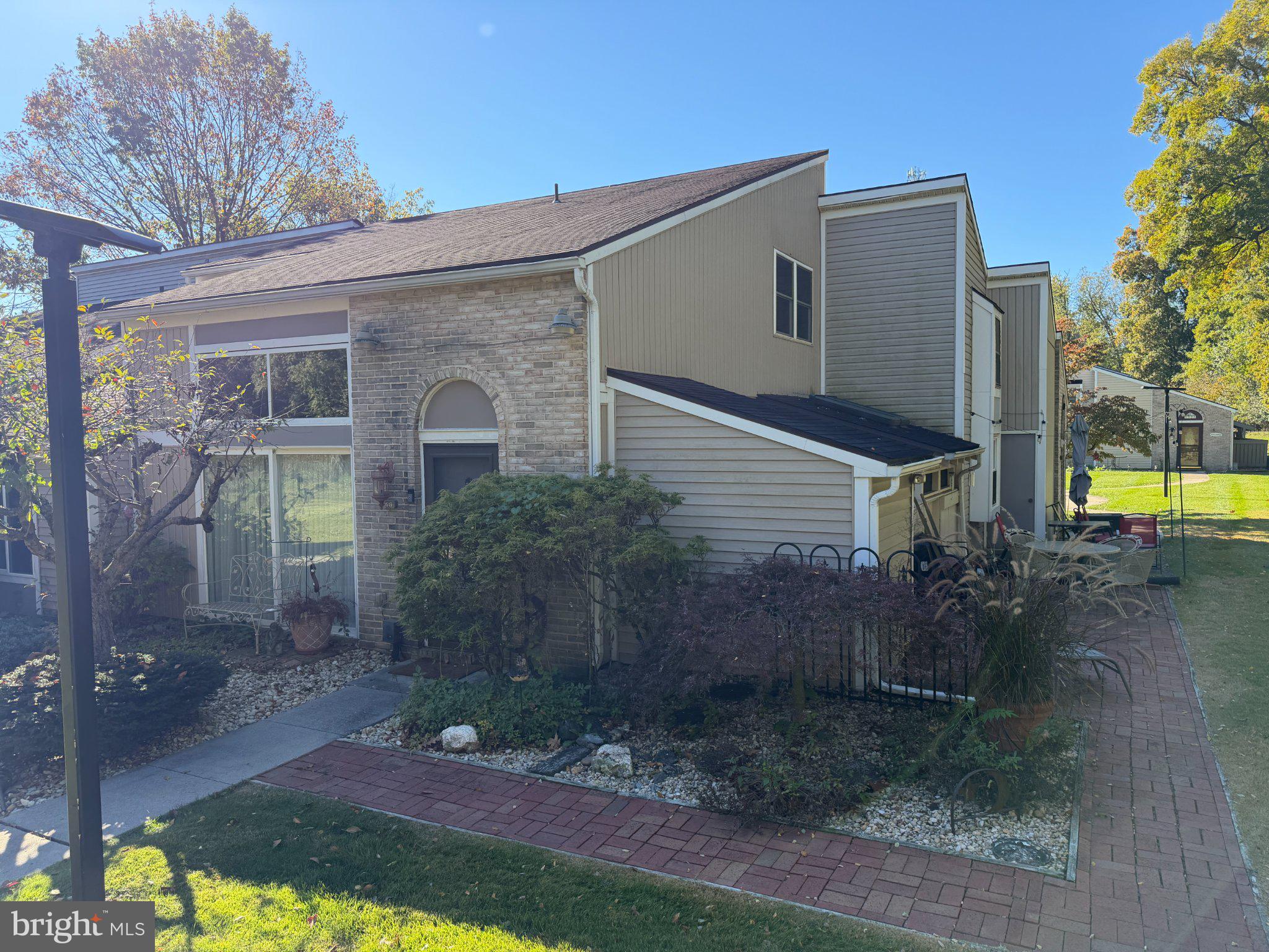 1519 KENSINGTON DRIVE