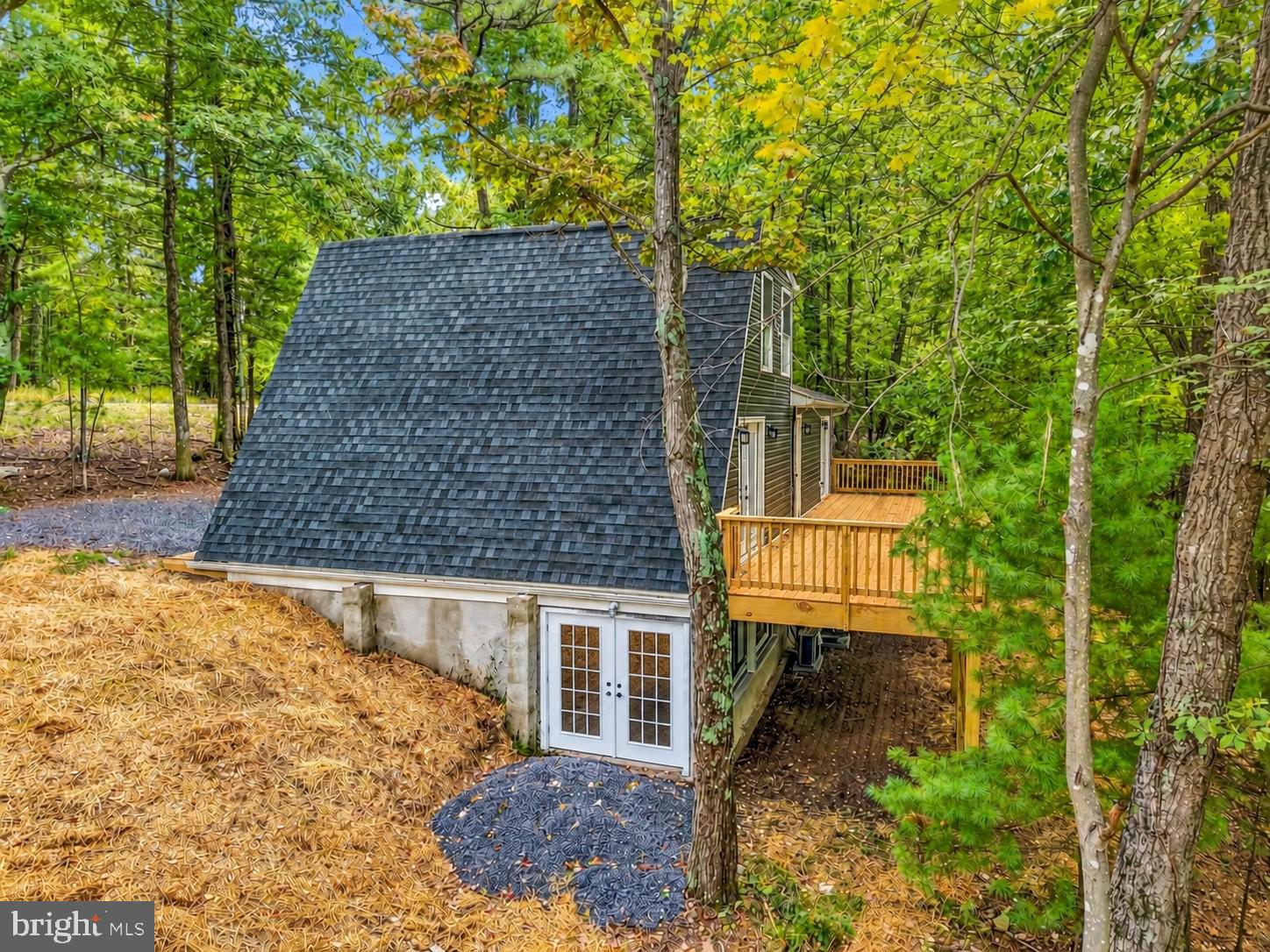 404 N MAPLE ROAD