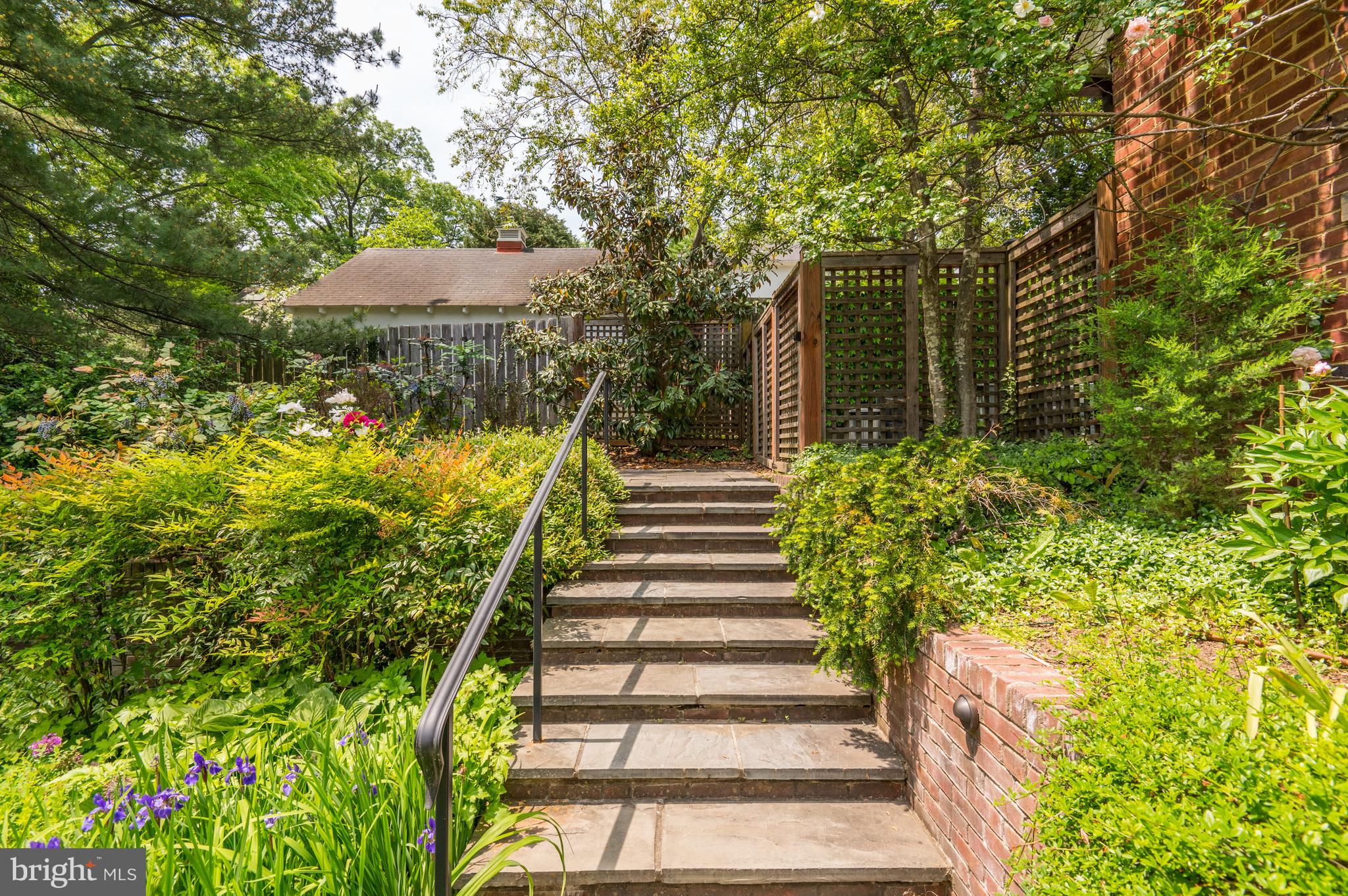 WESLEY HEIGHTS - Residential