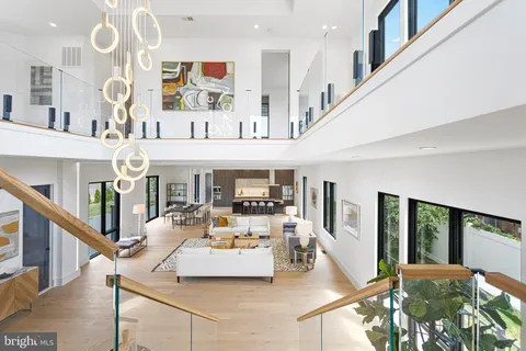 1733 Chain Bridge Road, McLean, VA MLS: VAFX2275906