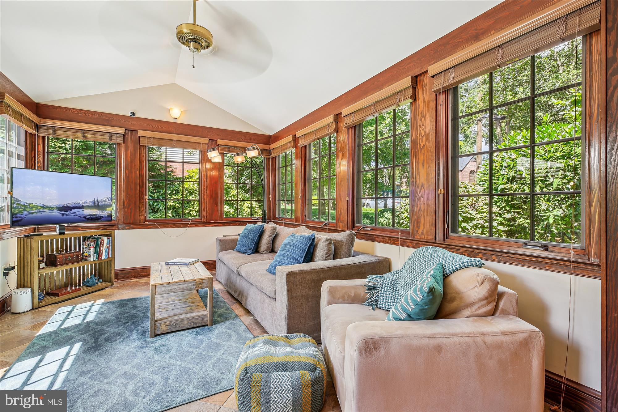 MANOR PARK - Residential