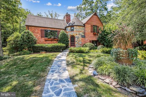 Photo of 4008 Montpelier Road, ROCKVILLE, MD 20853 (MLS # MDMC2197216)