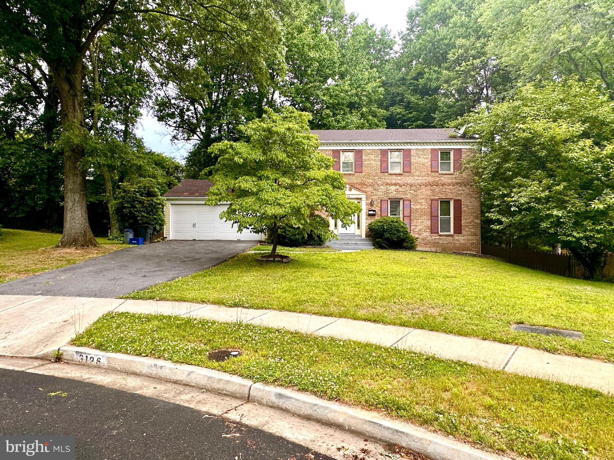 MOSBY COLUMBIA - Residential Lease