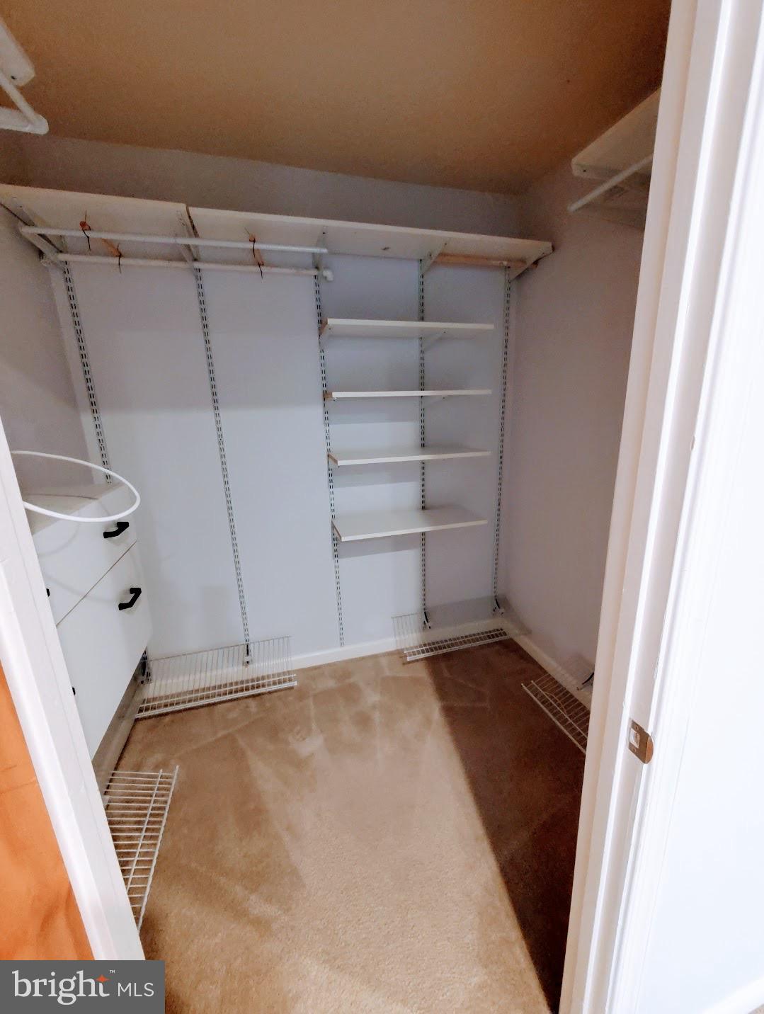 RESTON - Residential Lease