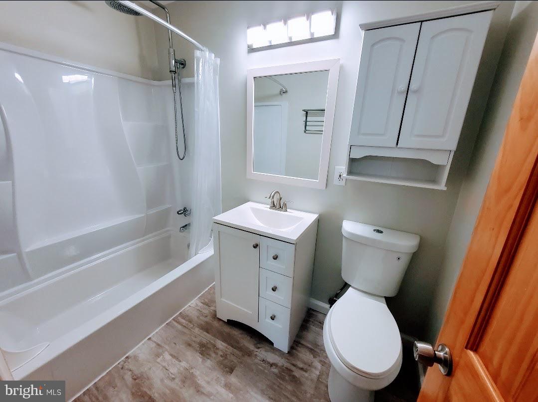 RESTON - Residential Lease