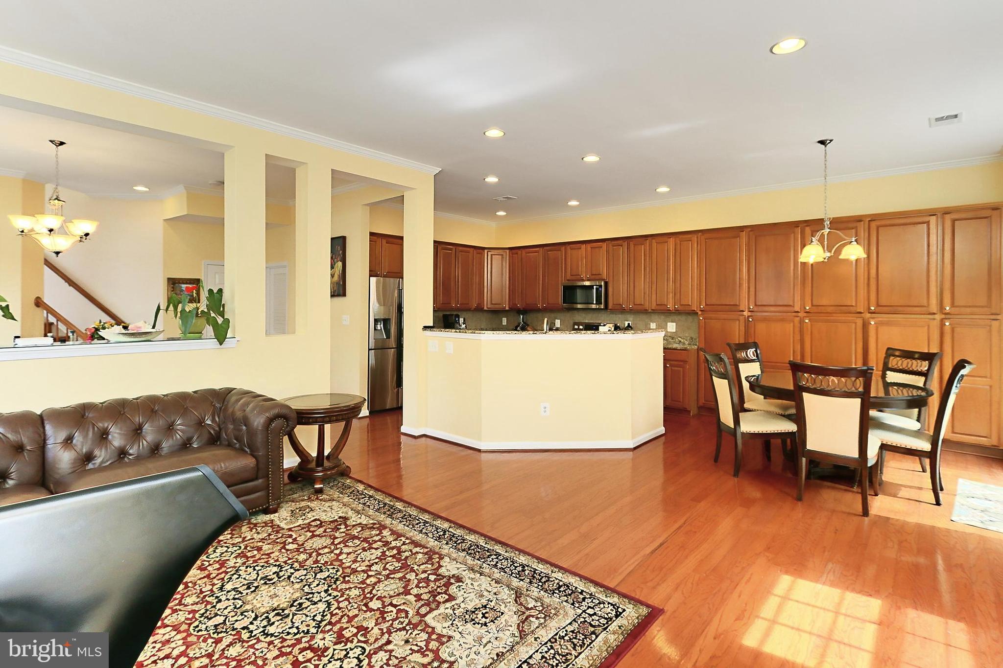 4715 MANOR DRIVE