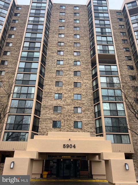 Photo of 5904 Mount Eagle Drive #104, ALEXANDRIA, VA 22303 (MLS # VAFX2290132)
