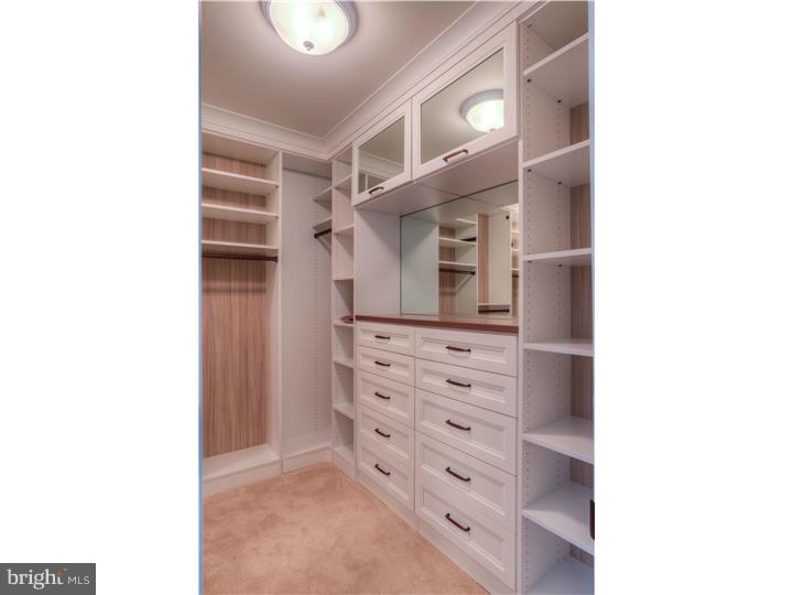 RADNOR HUNT - Residential