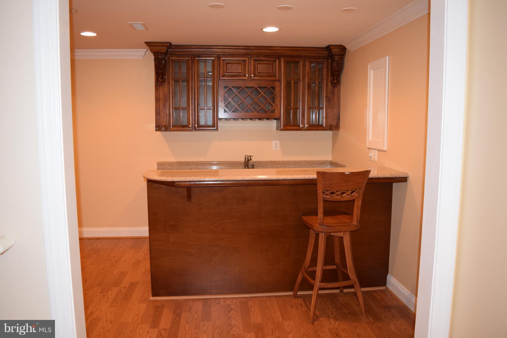 MCLEAN MANOR - Residential Lease