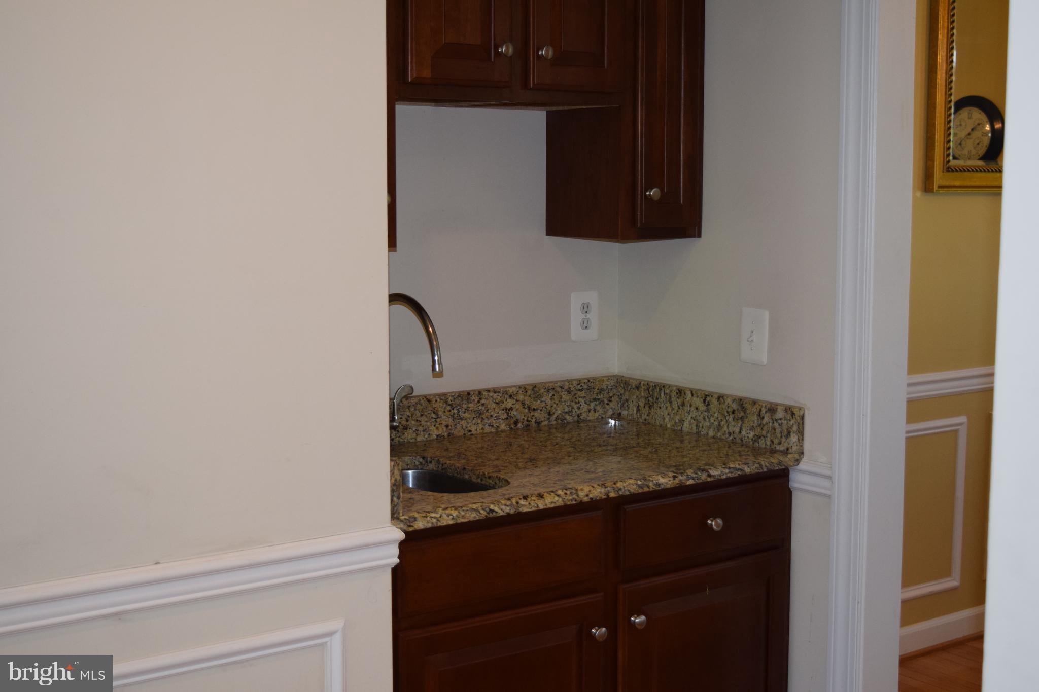 MCLEAN MANOR - Residential Lease