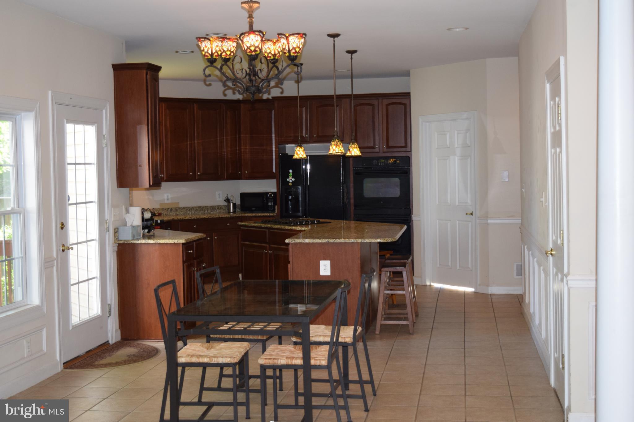 MCLEAN MANOR - Residential Lease