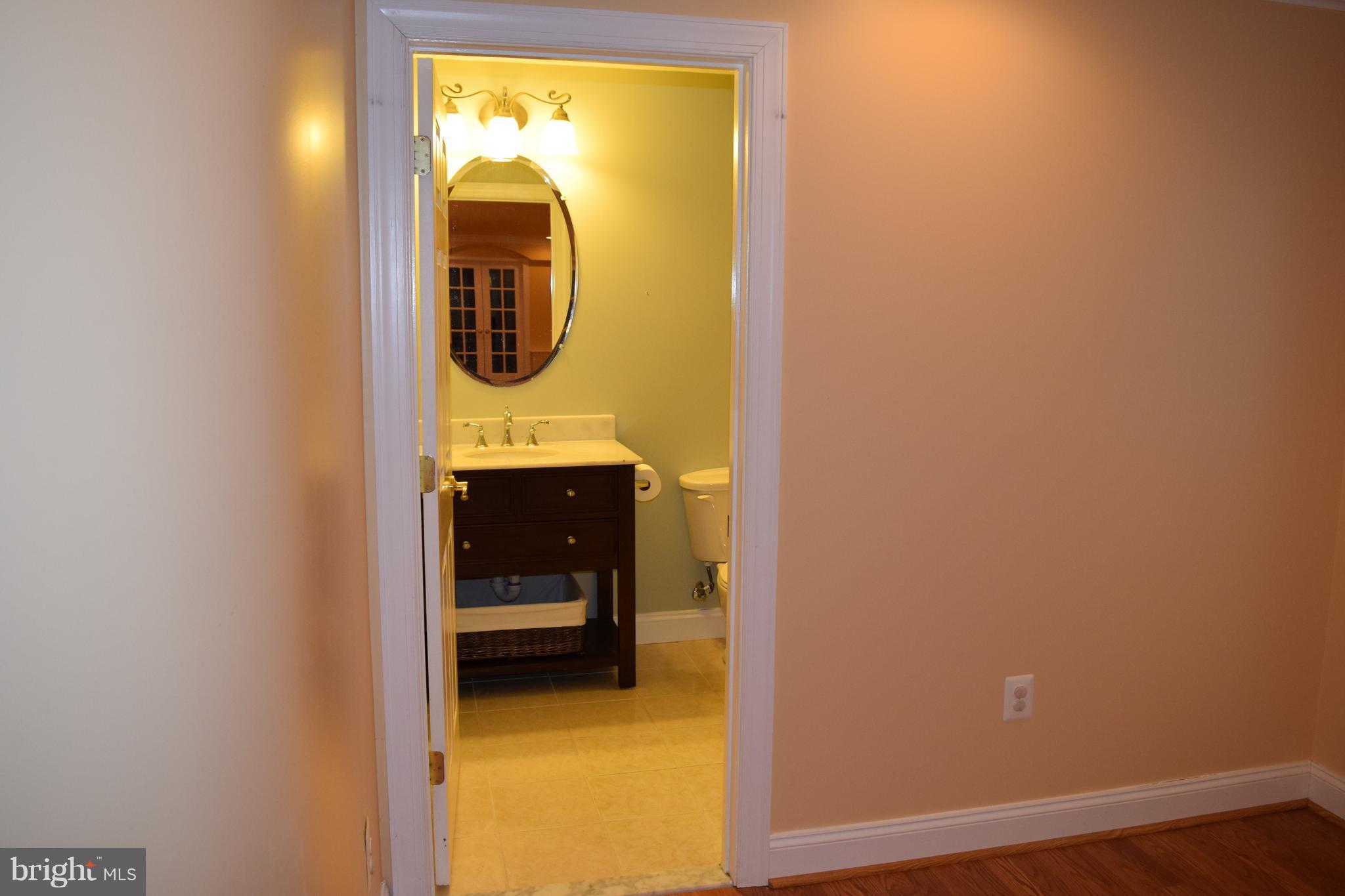 MCLEAN MANOR - Residential Lease