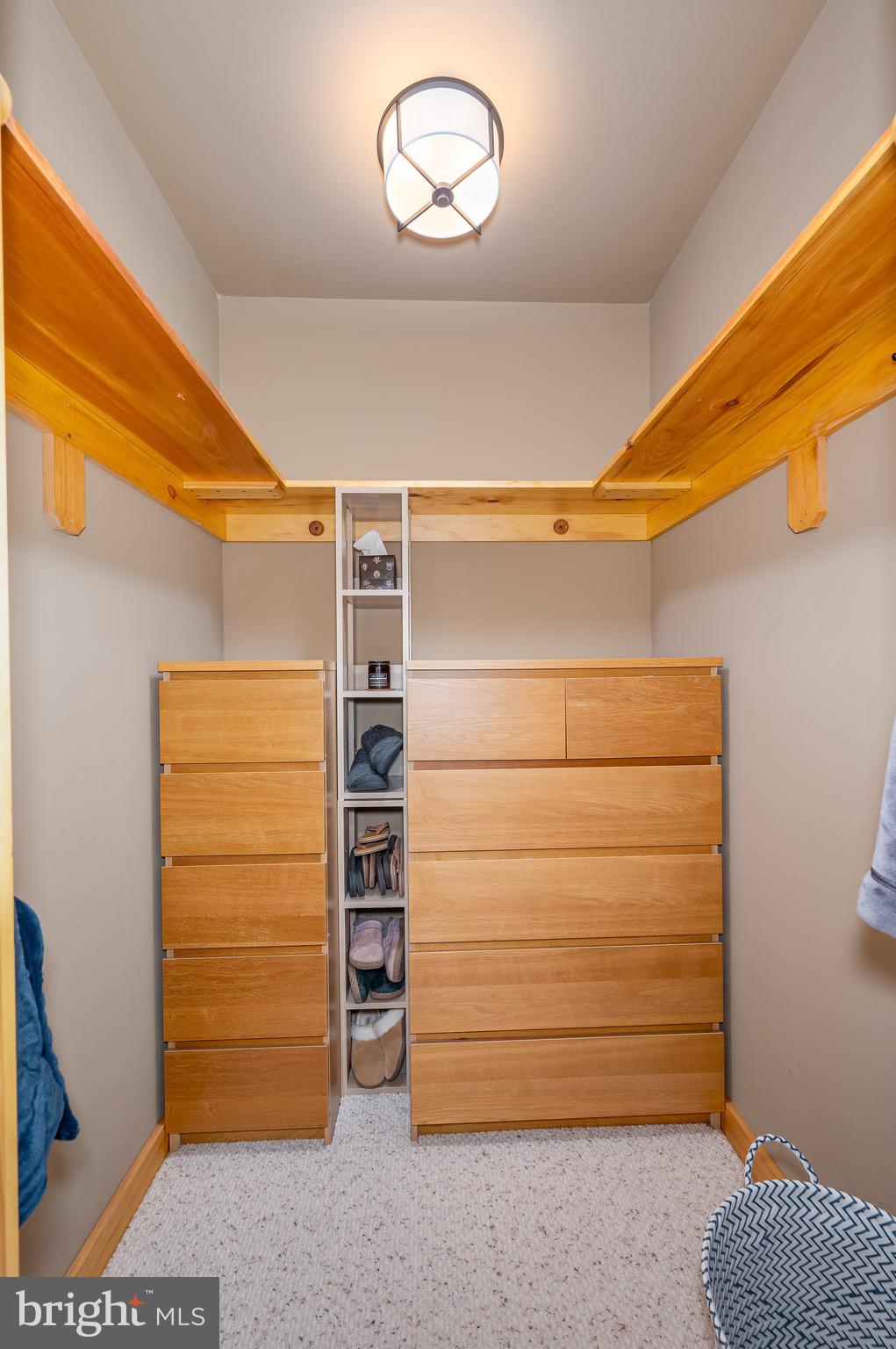 RIVER RIDGE - Residential