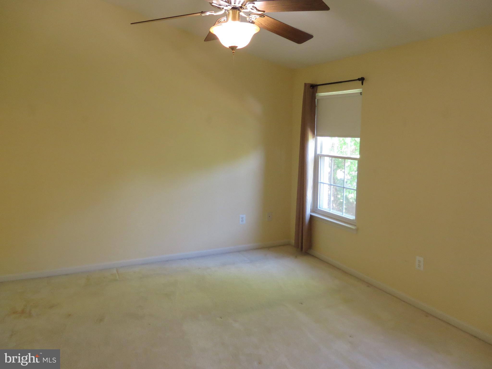 SIGNATURE AT BROADLANDS - Residential Lease