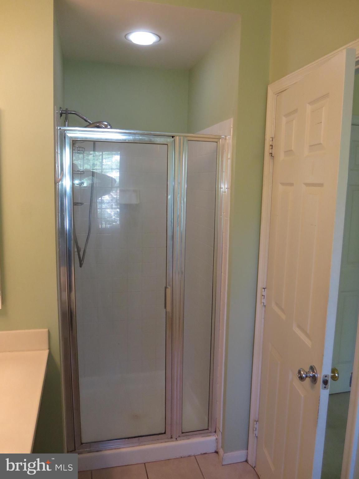 SIGNATURE AT BROADLANDS - Residential Lease