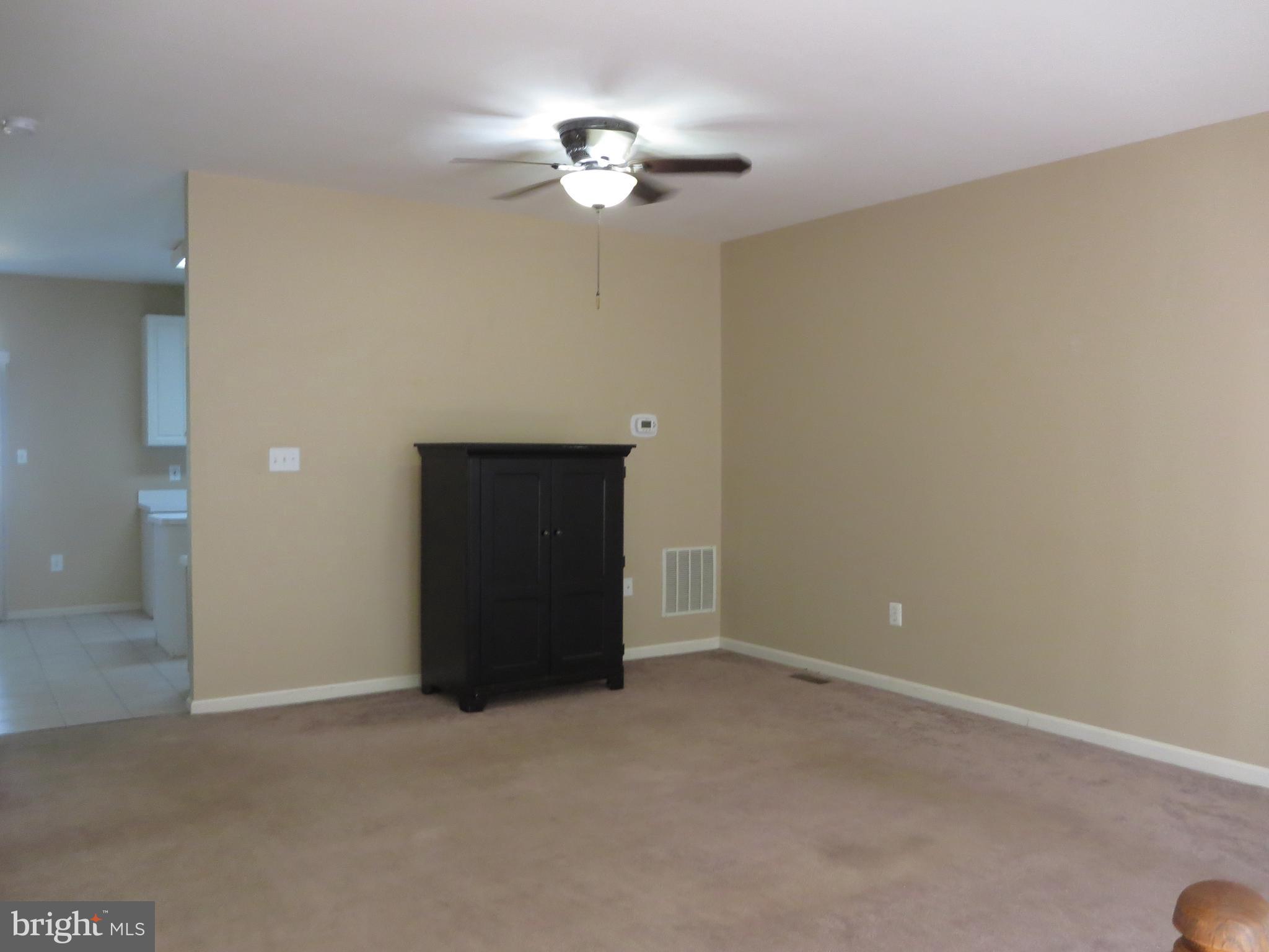 SIGNATURE AT BROADLANDS - Residential Lease