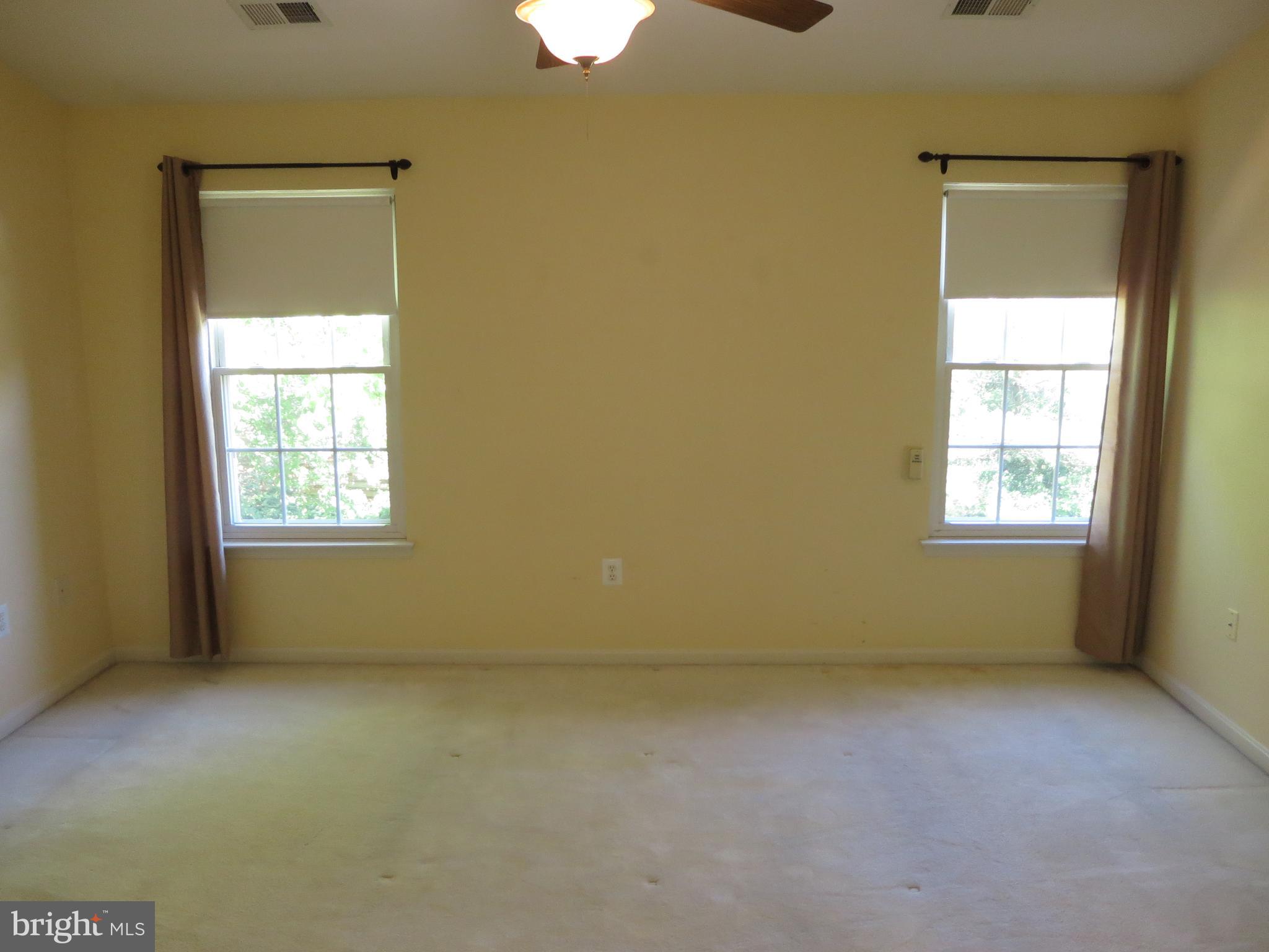 SIGNATURE AT BROADLANDS - Residential Lease