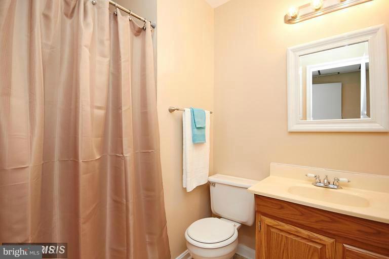 SINGLETONS GROVE - Residential Lease