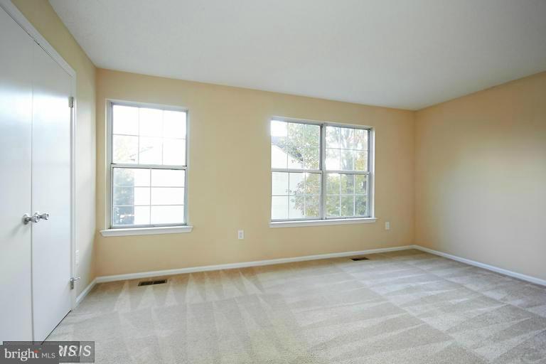 SINGLETONS GROVE - Residential Lease