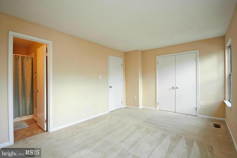 SINGLETONS GROVE - Residential Lease