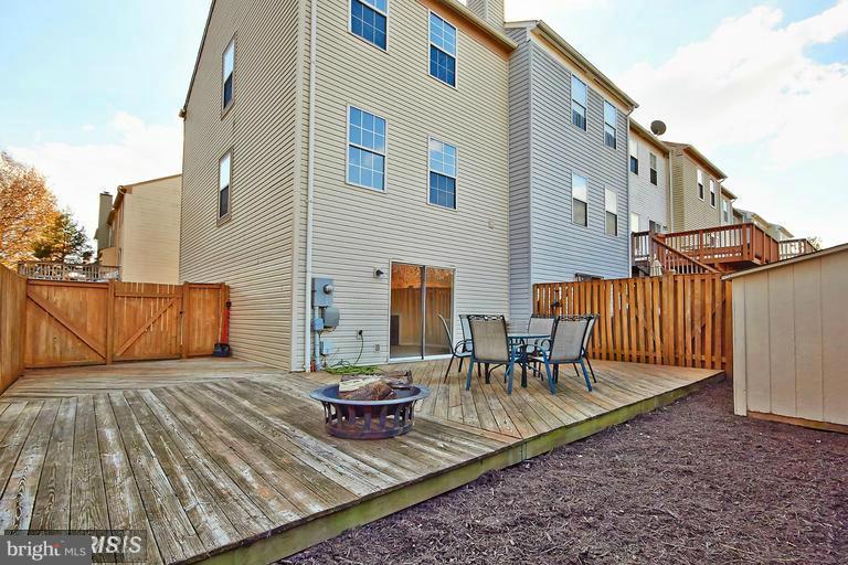 SINGLETONS GROVE - Residential Lease