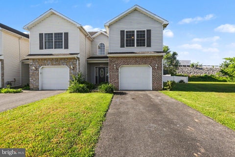 Townhouse For Sale - 130 Sable Drive Dr<br/> Cumberland County, CARLISLE, PA 17013