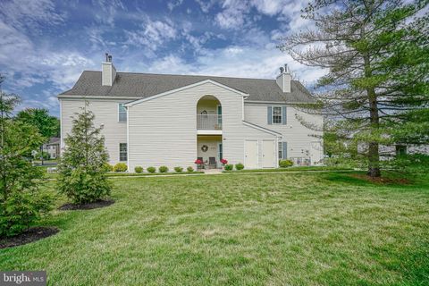 Condo For Sale - 2005A Ferndale Court<br/> MOUNT LAUREL, NJ 08054