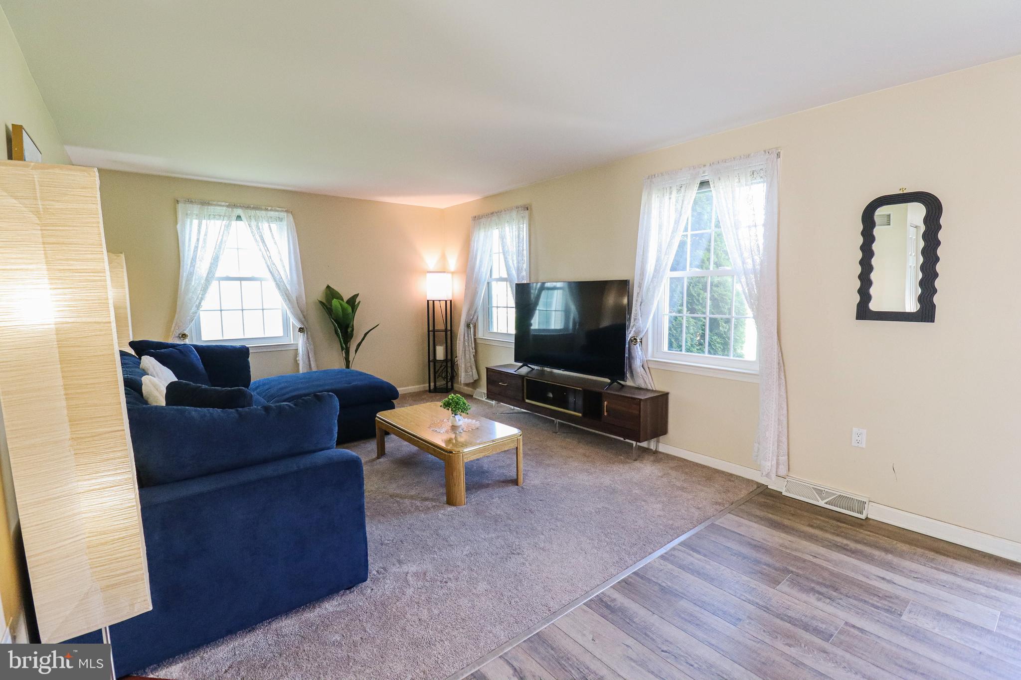 COUNTRY RIDGE - Residential