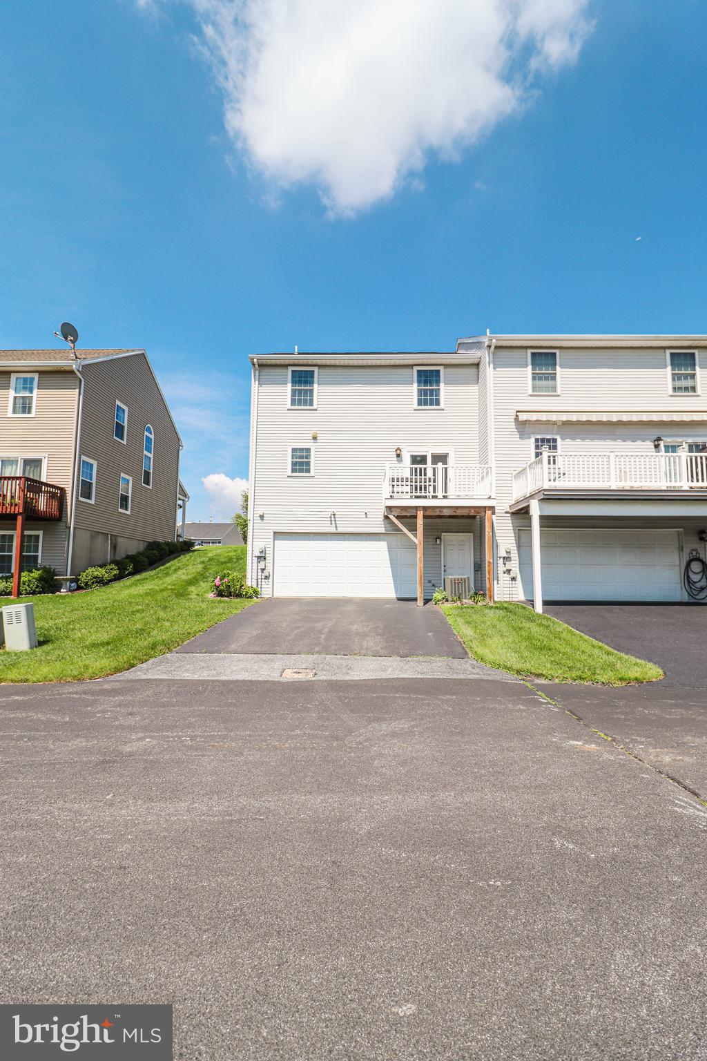 COUNTRY RIDGE - Residential