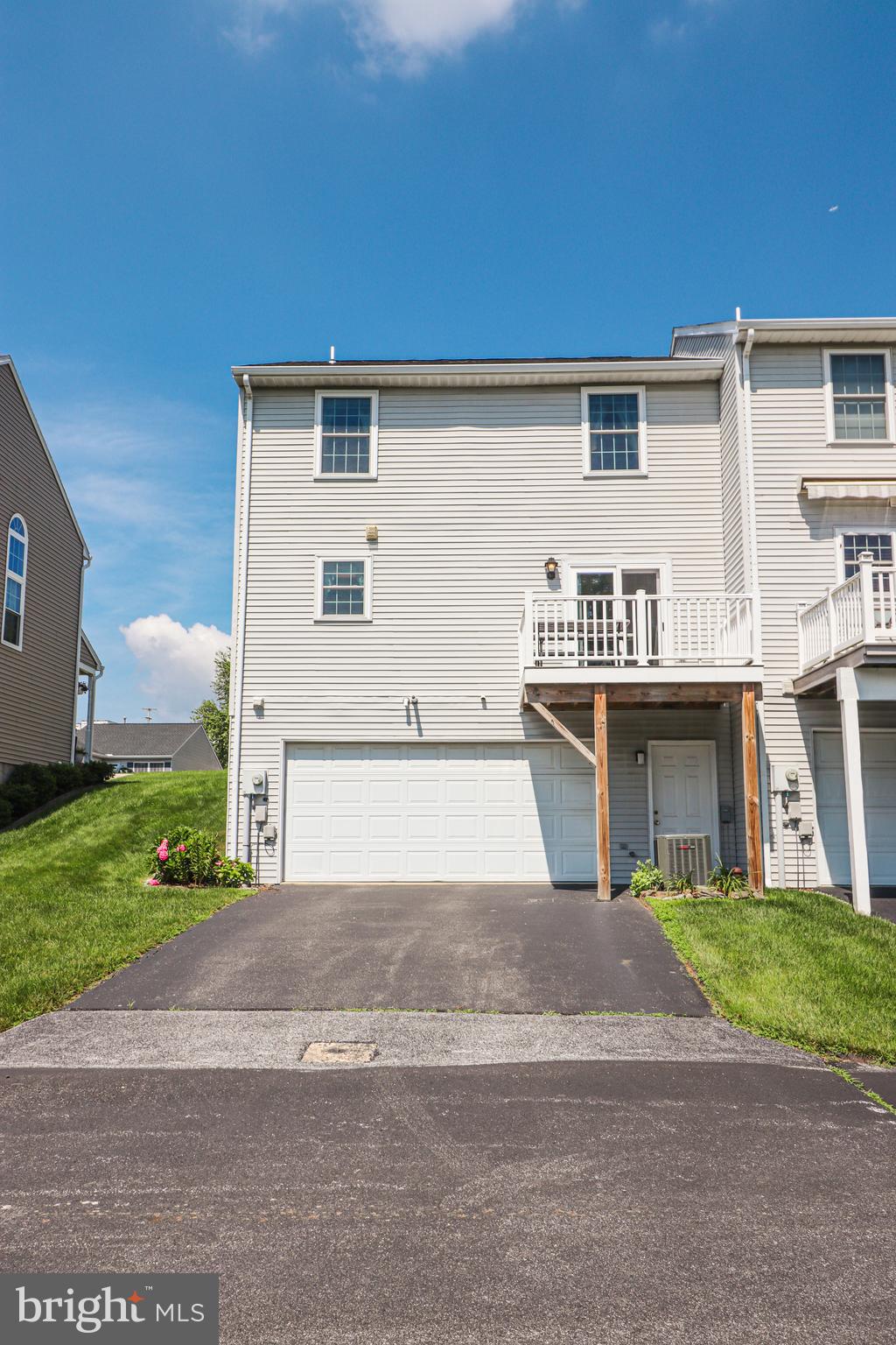 COUNTRY RIDGE - Residential