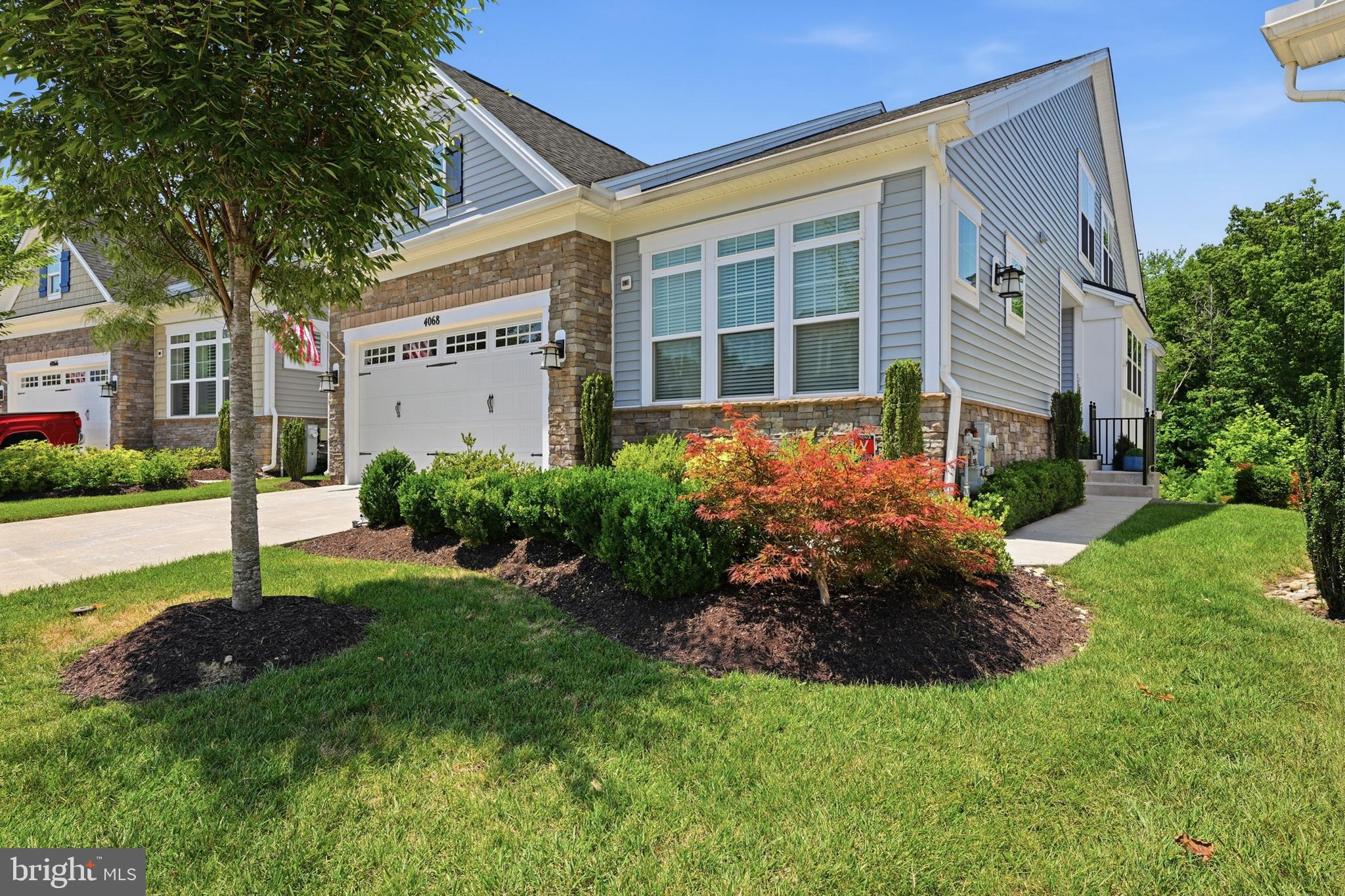 4068 CURLED DOCK LANE