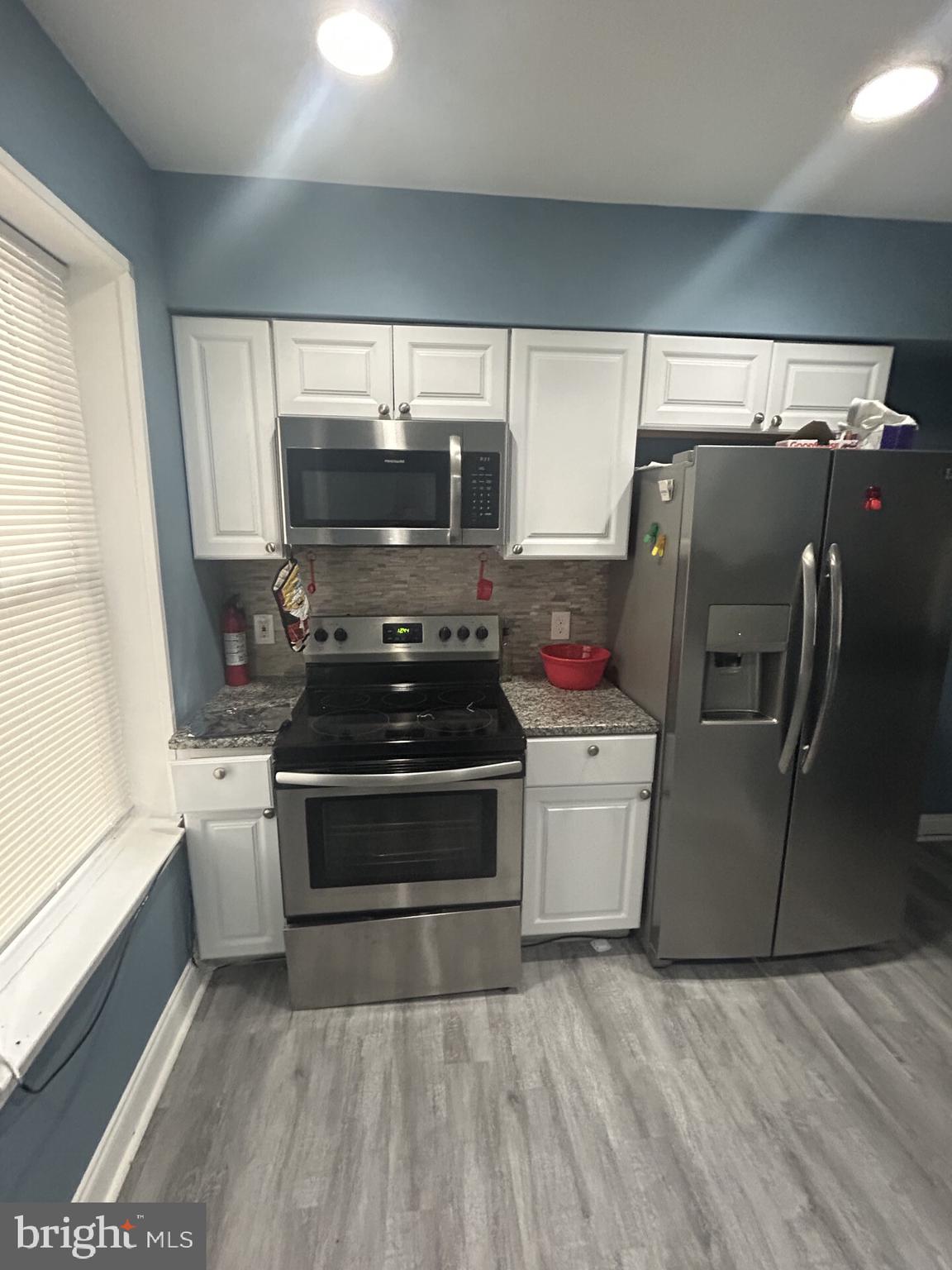 HOLLINS MARKET - Residential