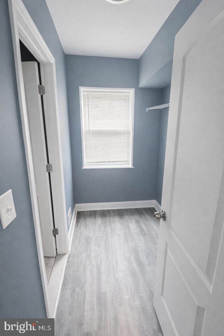 HOLLINS MARKET - Residential