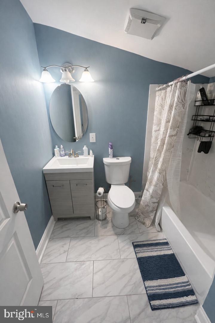 HOLLINS MARKET - Residential