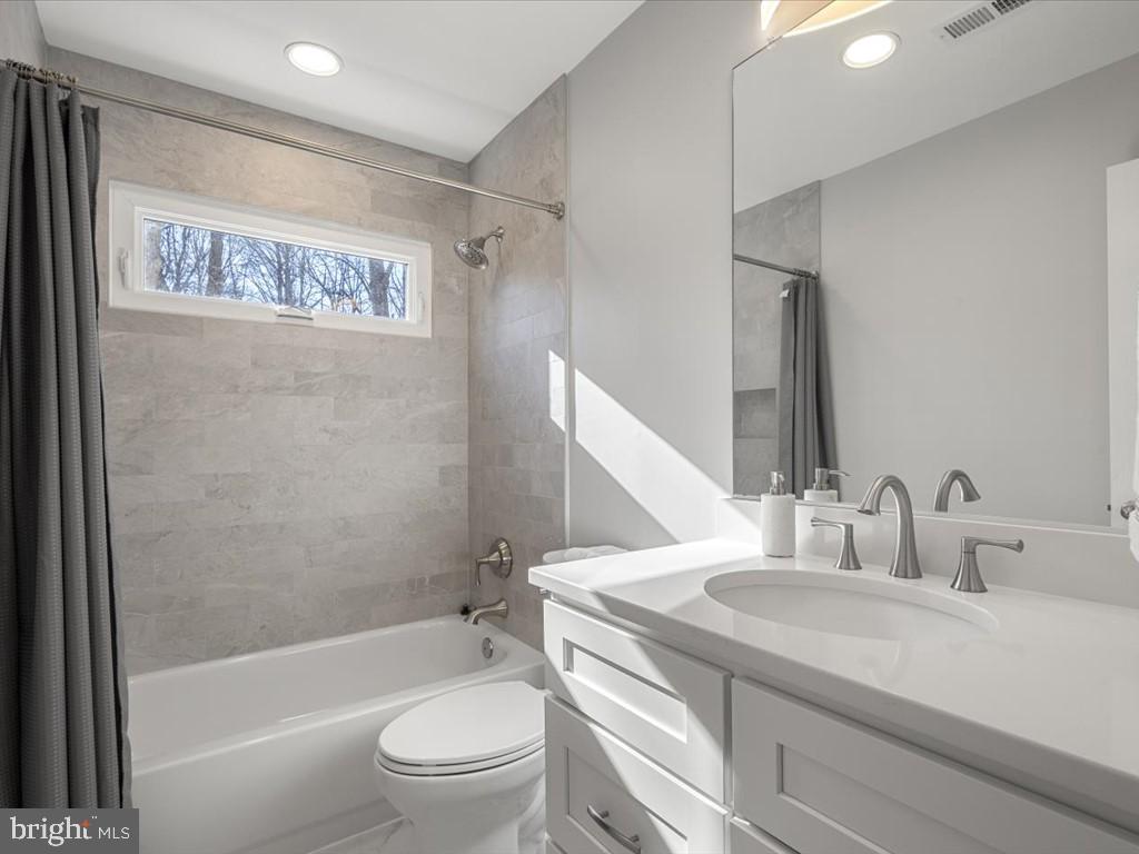 HUNTERS RIDGE - Residential