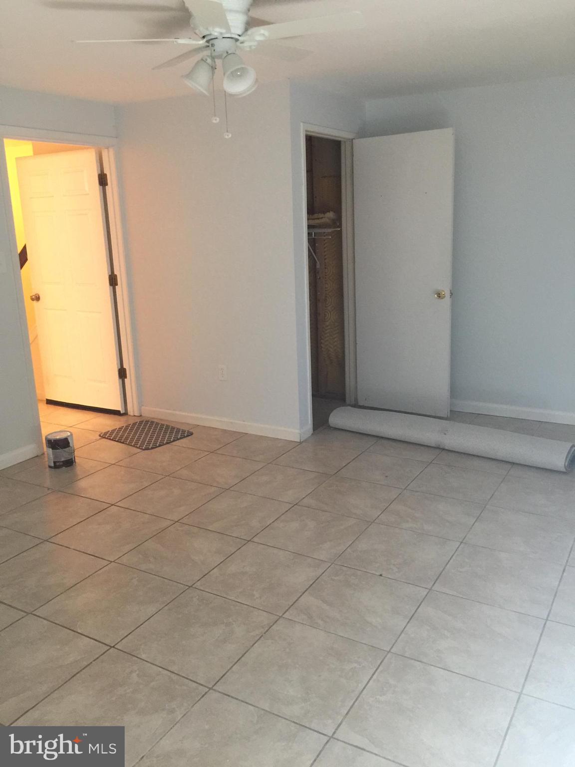 GUNNERS LAKE VILLAGE - Residential Lease