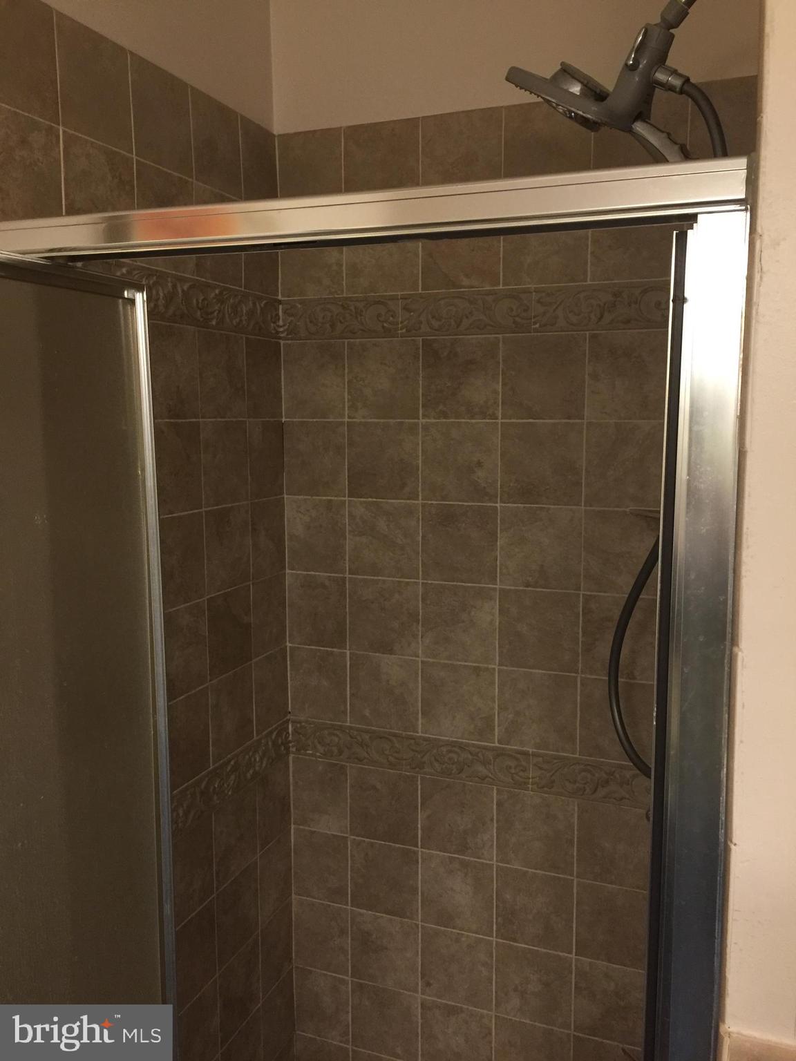 GUNNERS LAKE VILLAGE - Residential Lease