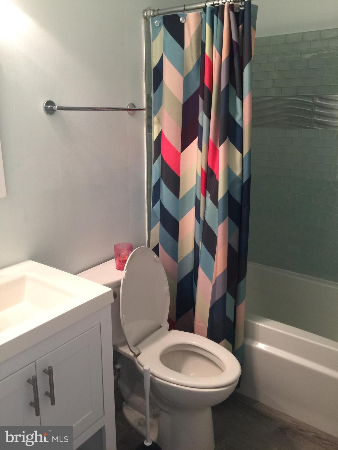 GUNNERS LAKE VILLAGE - Residential Lease