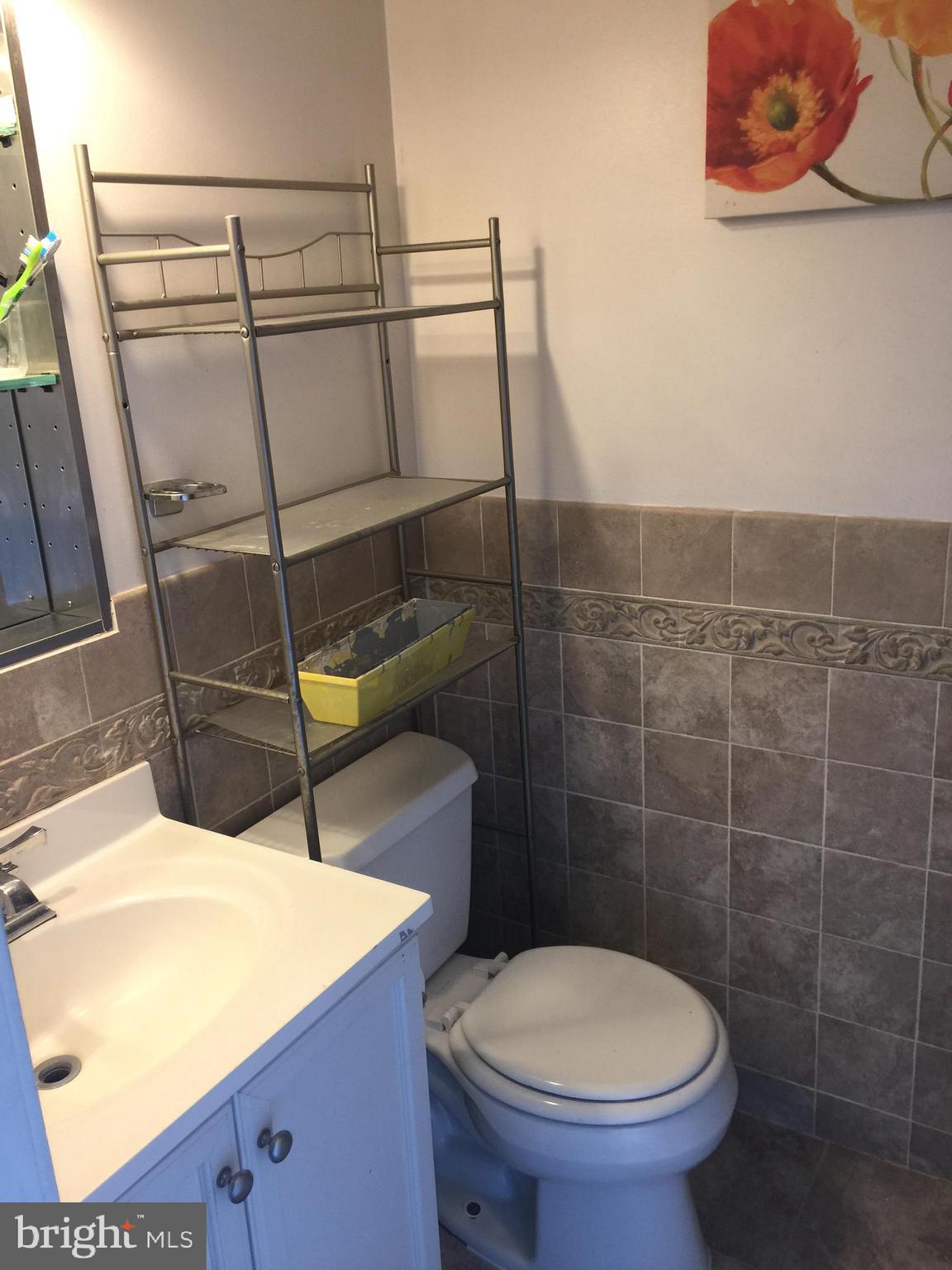 GUNNERS LAKE VILLAGE - Residential Lease