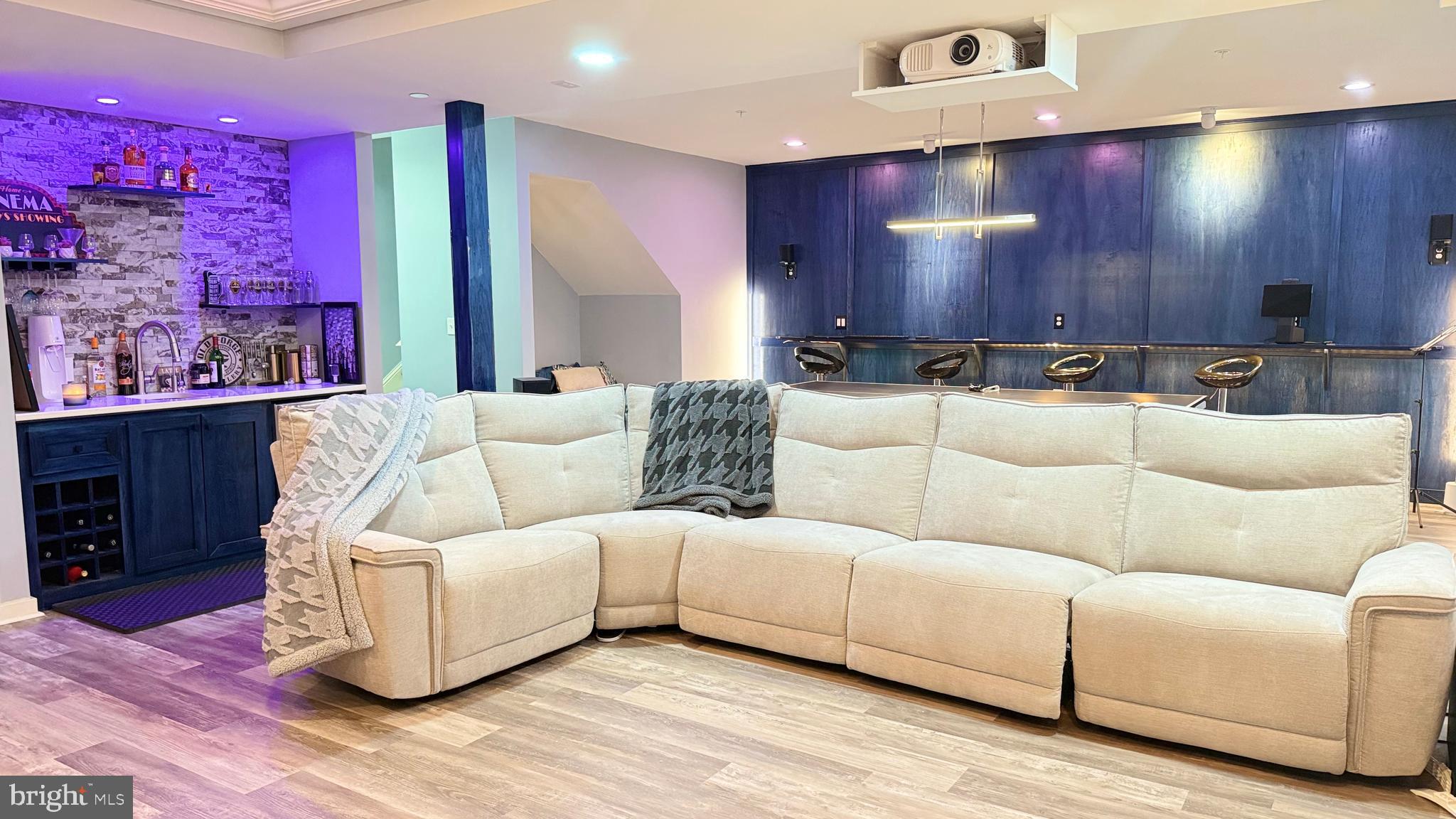 WATERLOO RESERVE - Residential