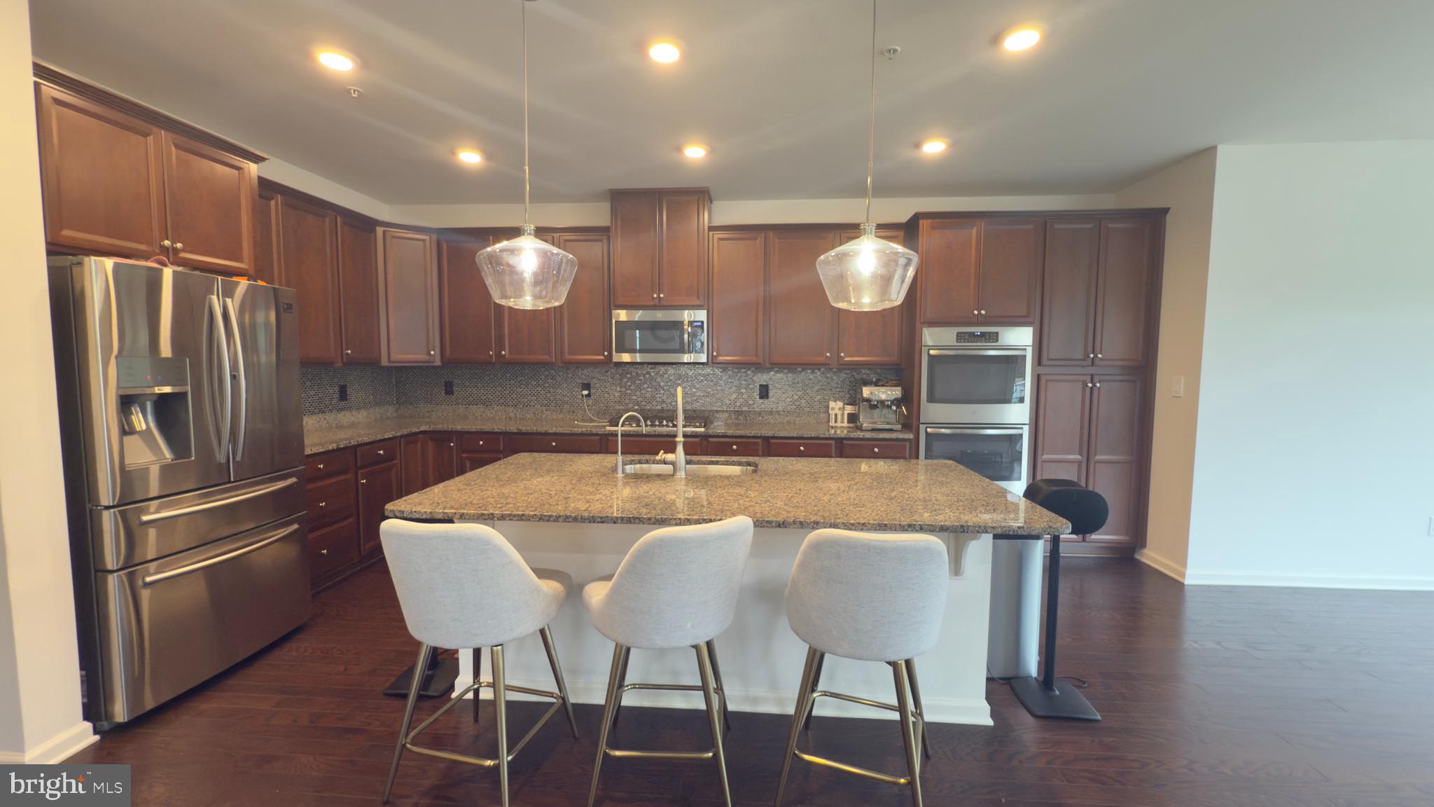 WATERLOO RESERVE - Residential