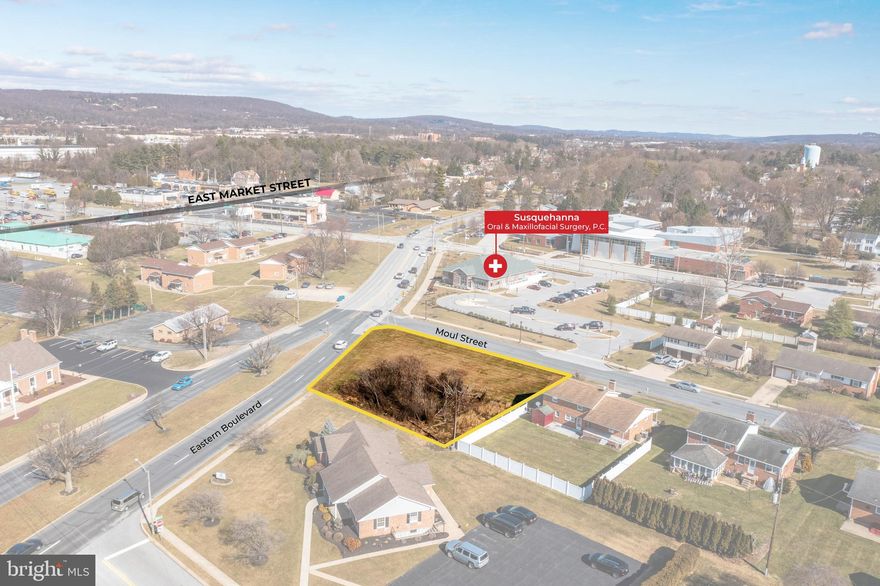 Build up to 2,000 SF on one of the last remaining lots in East York’s business and retail corridor. Nearly half an acre of land at a corner location, ideal for medical or professional office or small retail businesses. Zoning also permits residential.