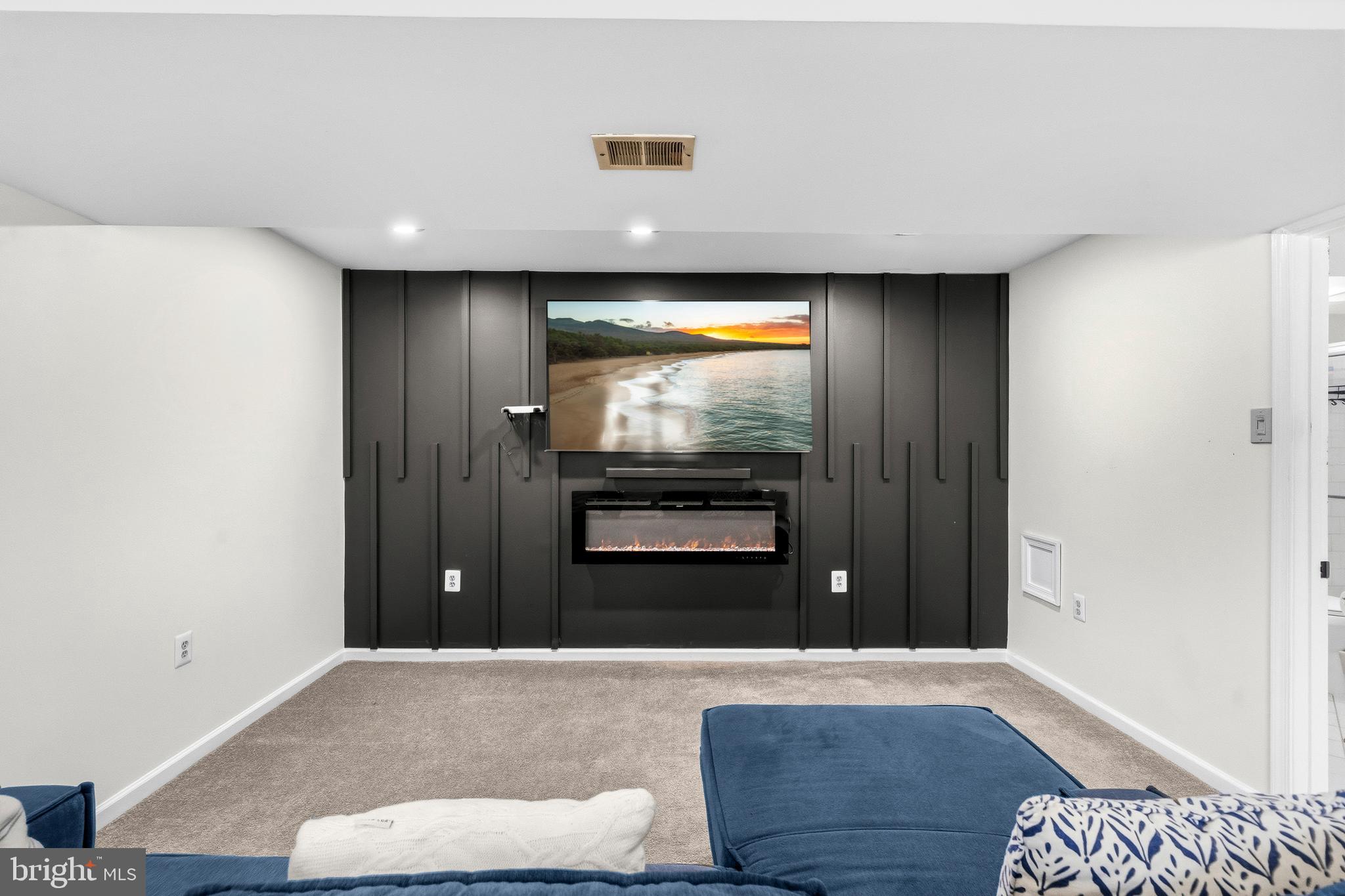 ROLLING ACRES - Residential