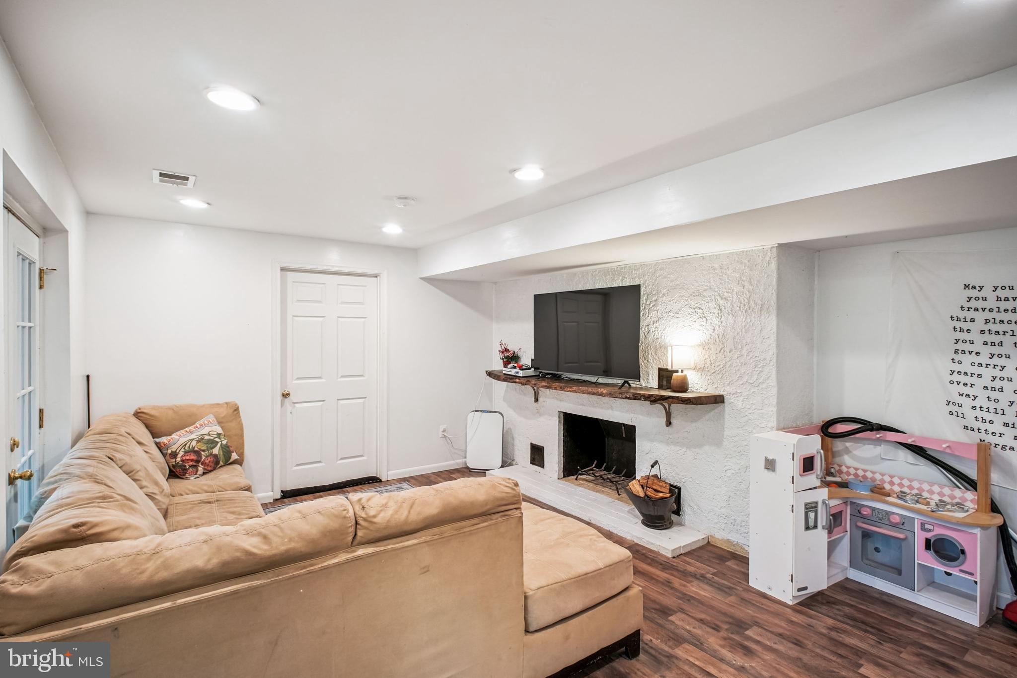 BLUE MOUNTAIN - Residential